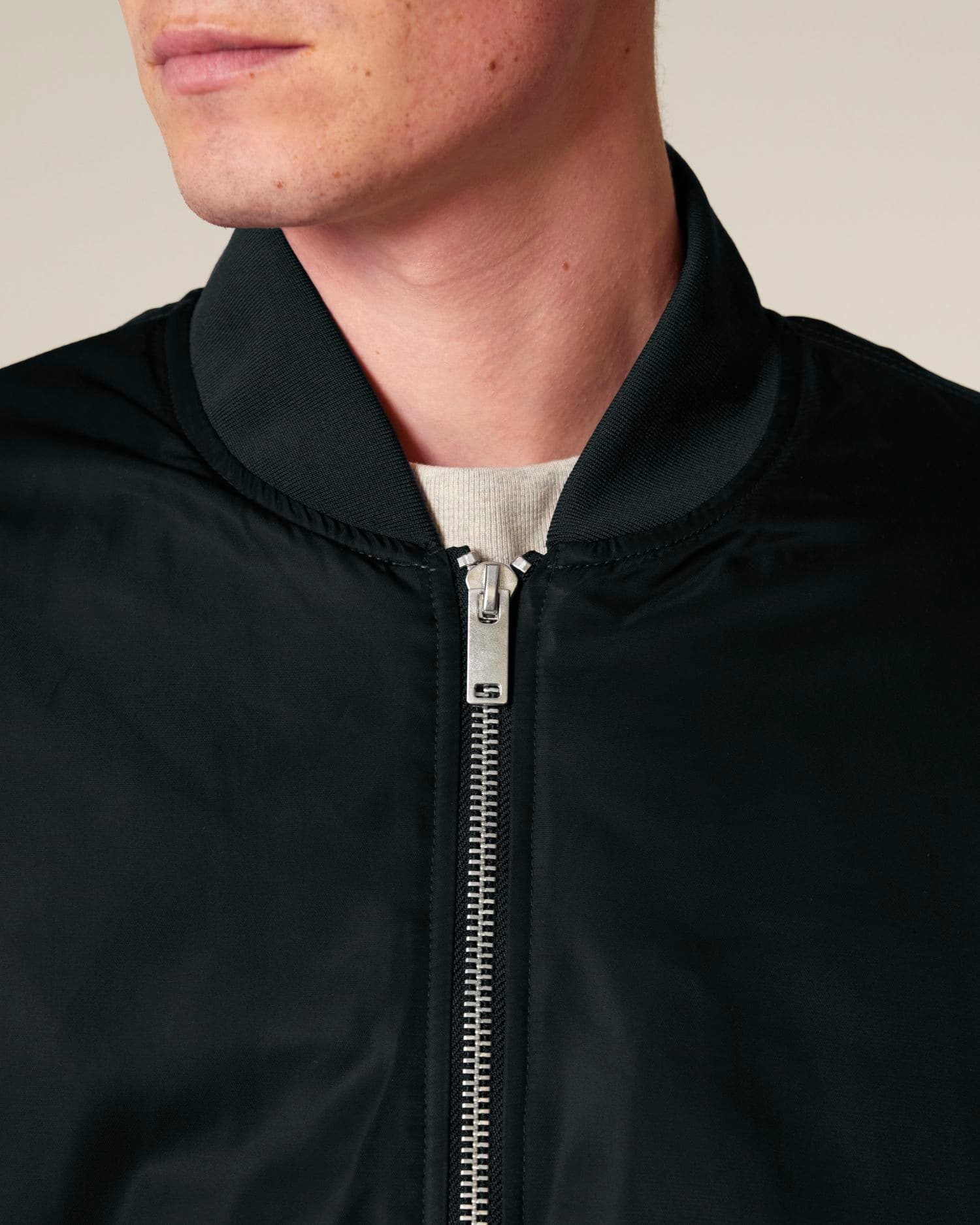Bomber 2.0 Stanley/Stella, detalj i finishen