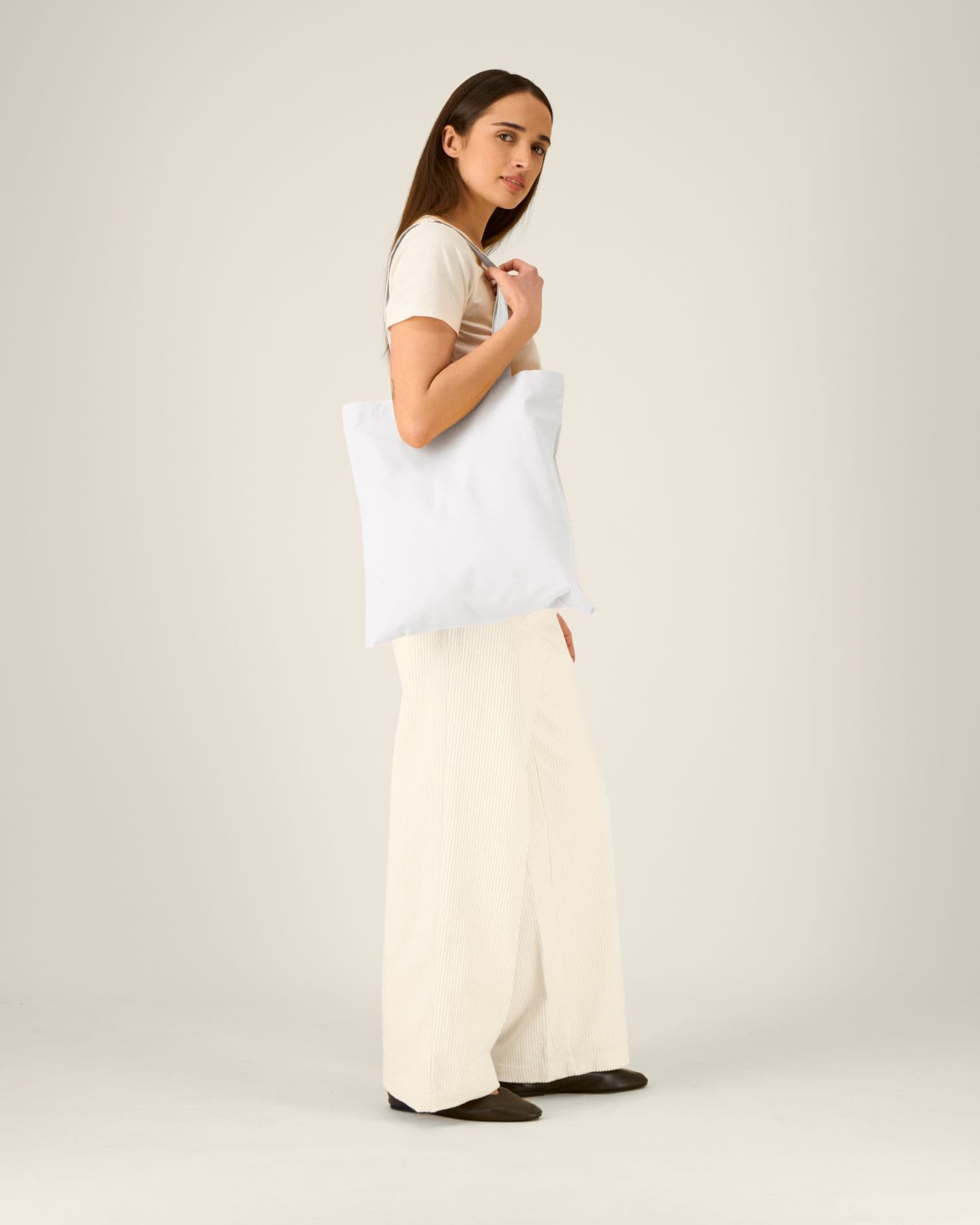 Light Tote Bag Stanley/Stella porté, coloris White