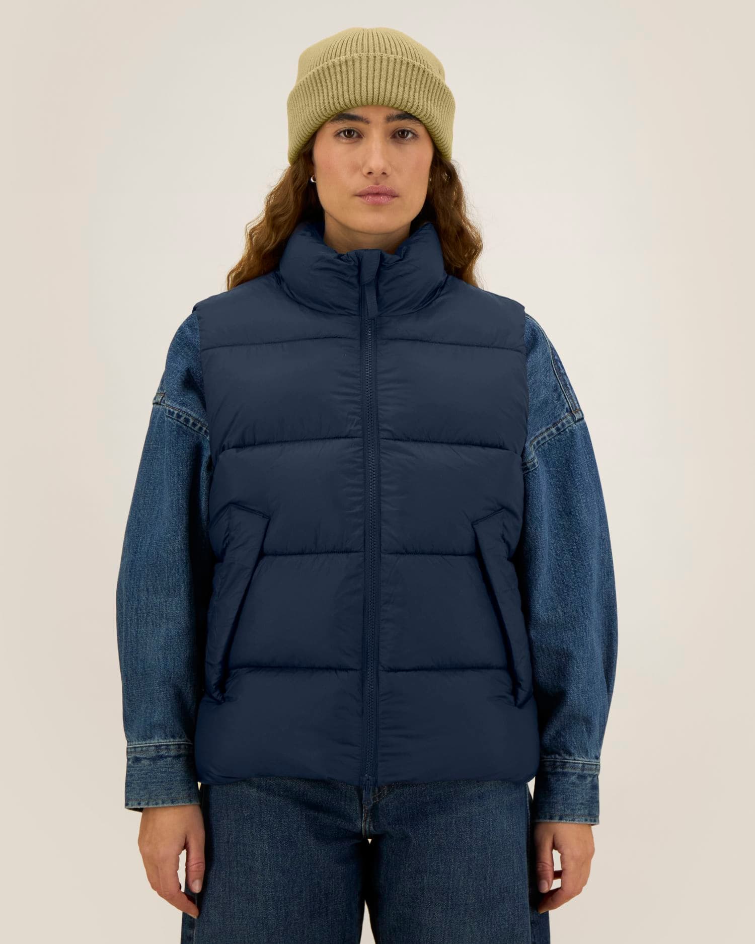 Puffer Gilet 2.0 Stanley/Stella indossato, colore French Navy