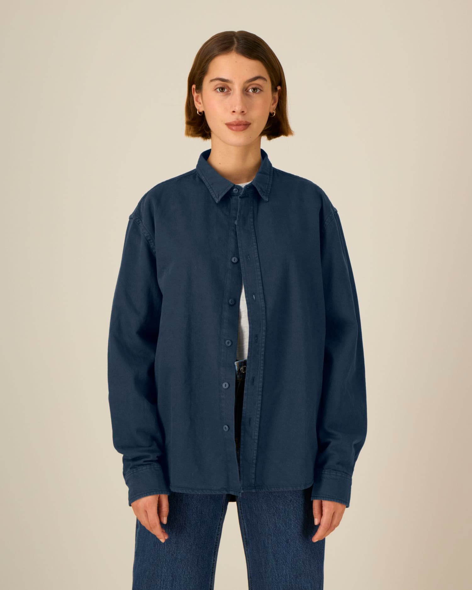 Worker Shirt Stanley/Stella gedragen, kleur G.Dyed Navy