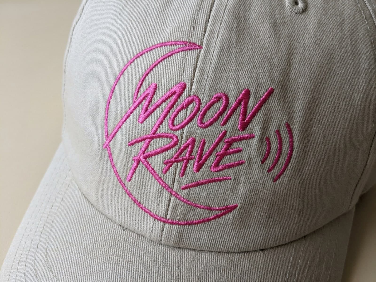 beanie brodé — Broderie