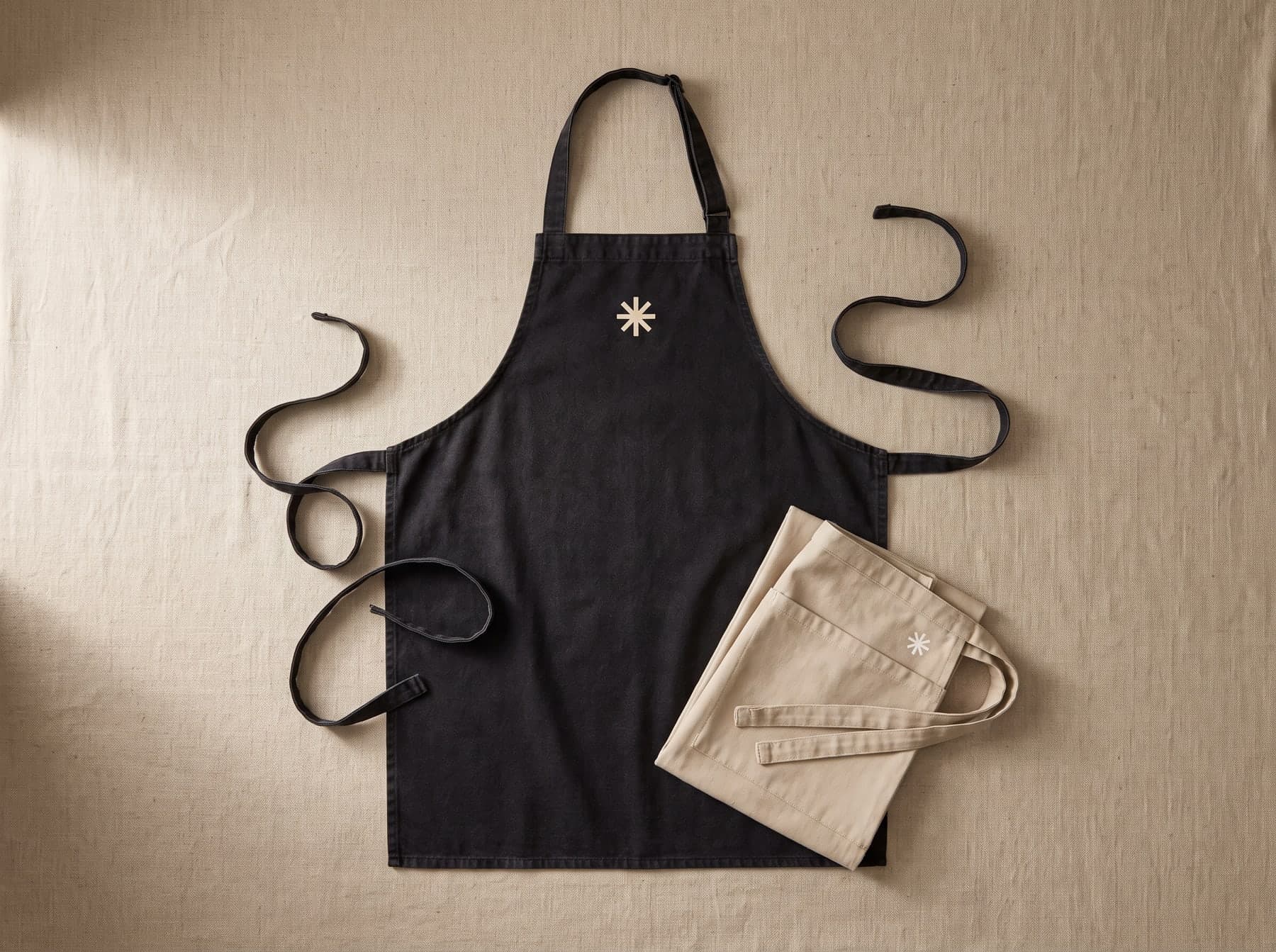Aprons & service wear