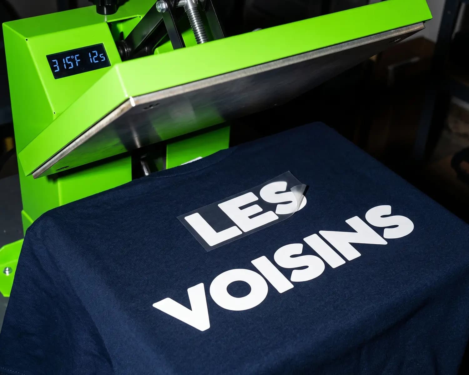 Flocage textile : ce que le mot veut vraiment dire