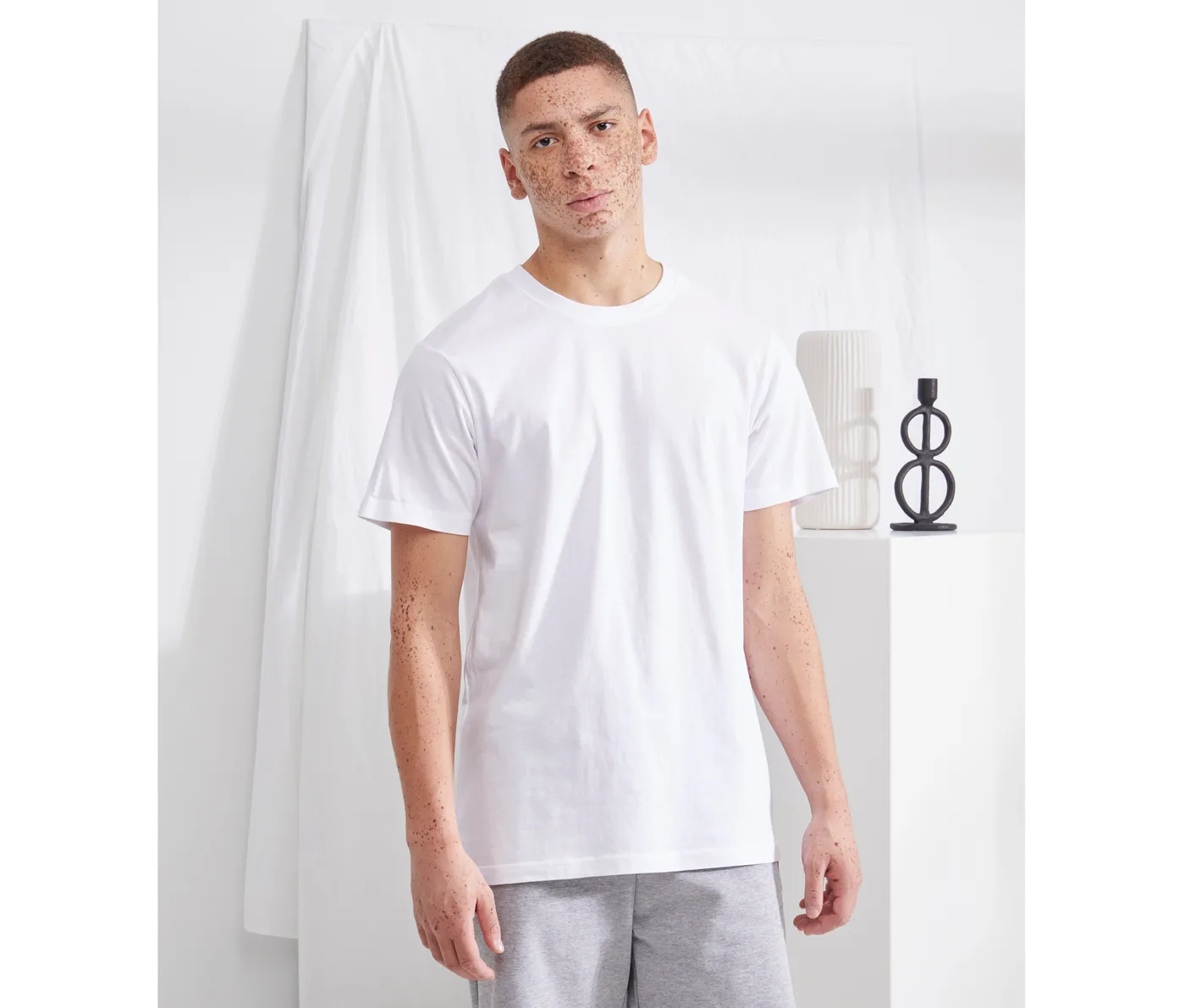 Basic Round Neck T-Shirt — T-shirts Build Your Brand à personnaliser