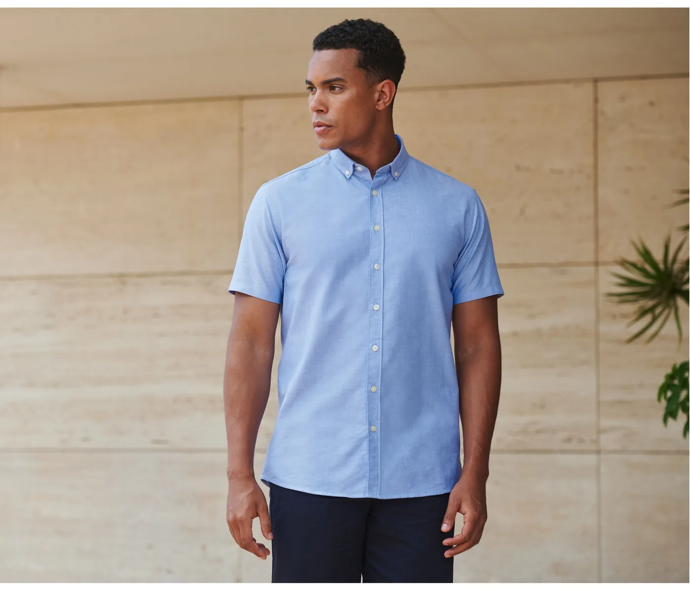Modern Oxford Short Sleeved Shirt - Regular Fit — Chemises Henbury à personnaliser