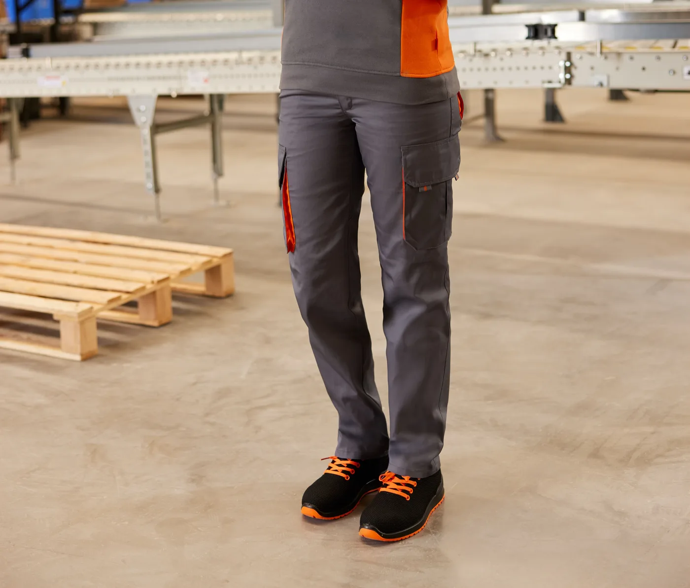Two-tone multi-pocket trousers — customisable Bottoms by Velilla