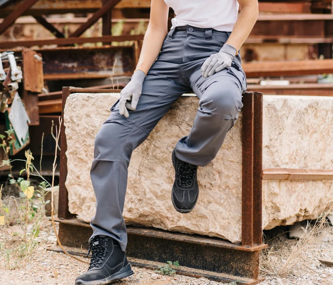 Stretch cotton multi-pocket trousers — customisable Bottoms by Velilla