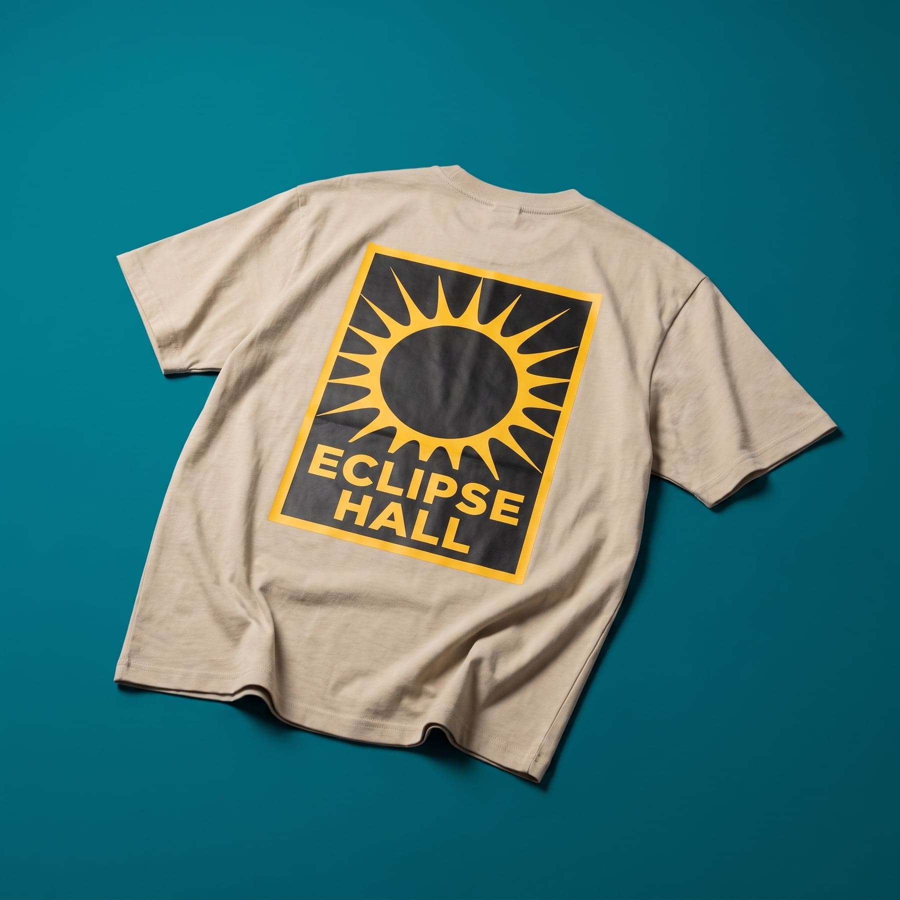 T-shirt oversize personnalisé : visuel affiche dans le dos