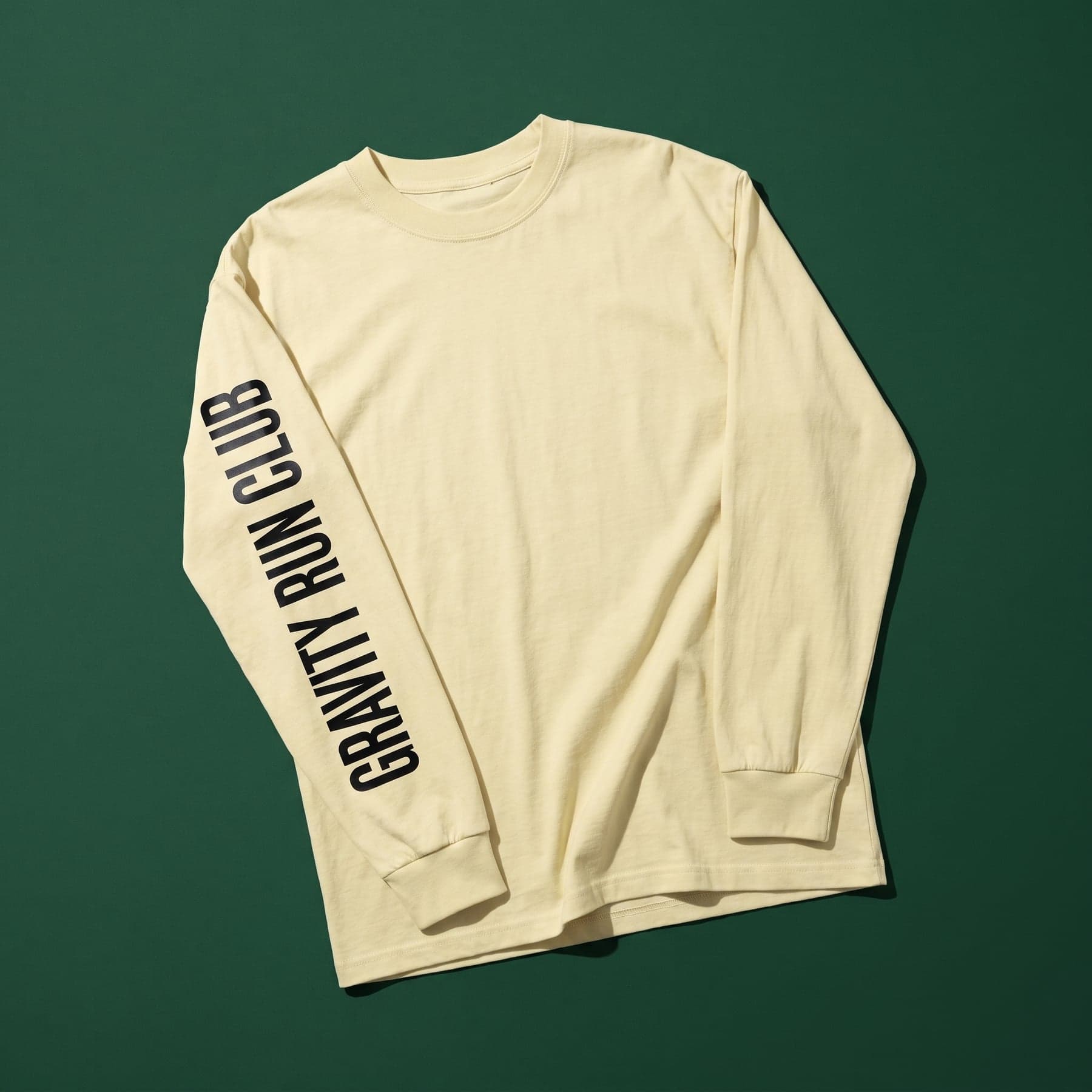 T-shirt met lange mouwen bedrukken: verticale tekst op de mouw