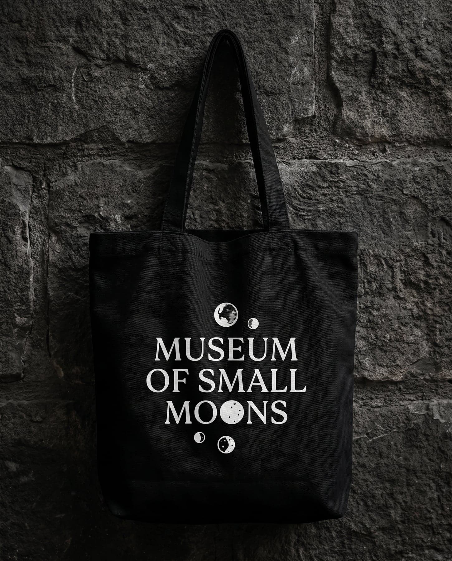Tote bag de musée personnalisé : capitales serif d'affiche