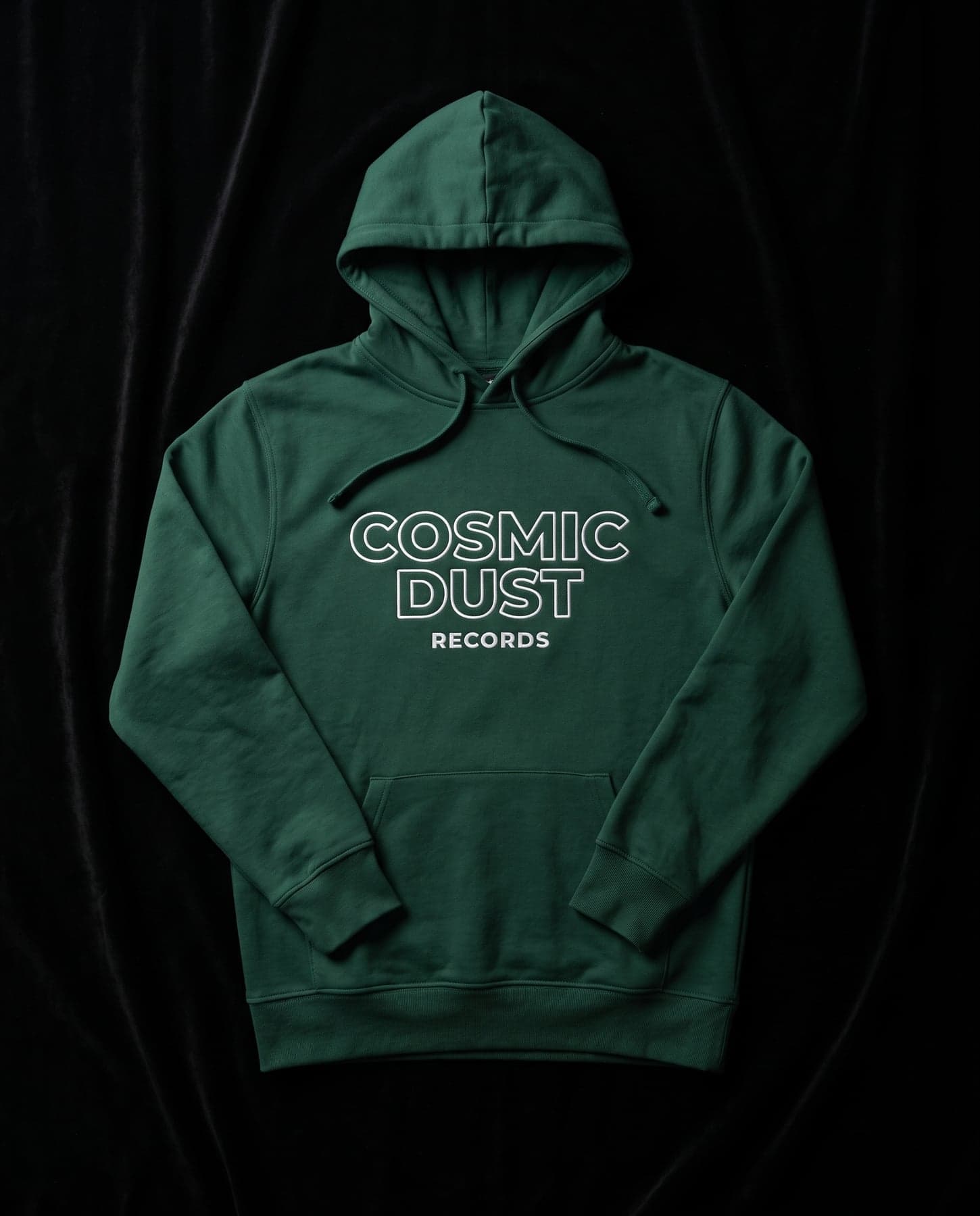 Individuell bestickter Hoodie: Outline-Schriftzug